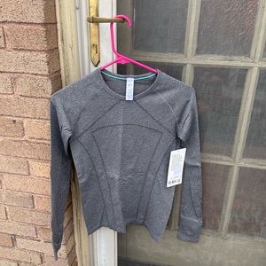 Ivivva Fly Tech Long Sleeve Tee Shirt Grey Size 14 -similar to Lululemon Swiftly
